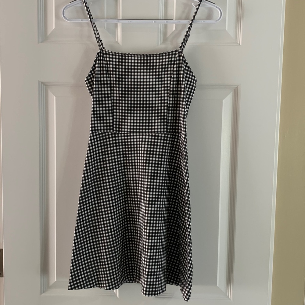 XS checkered Express dress. Light, breathable, and stretchy
